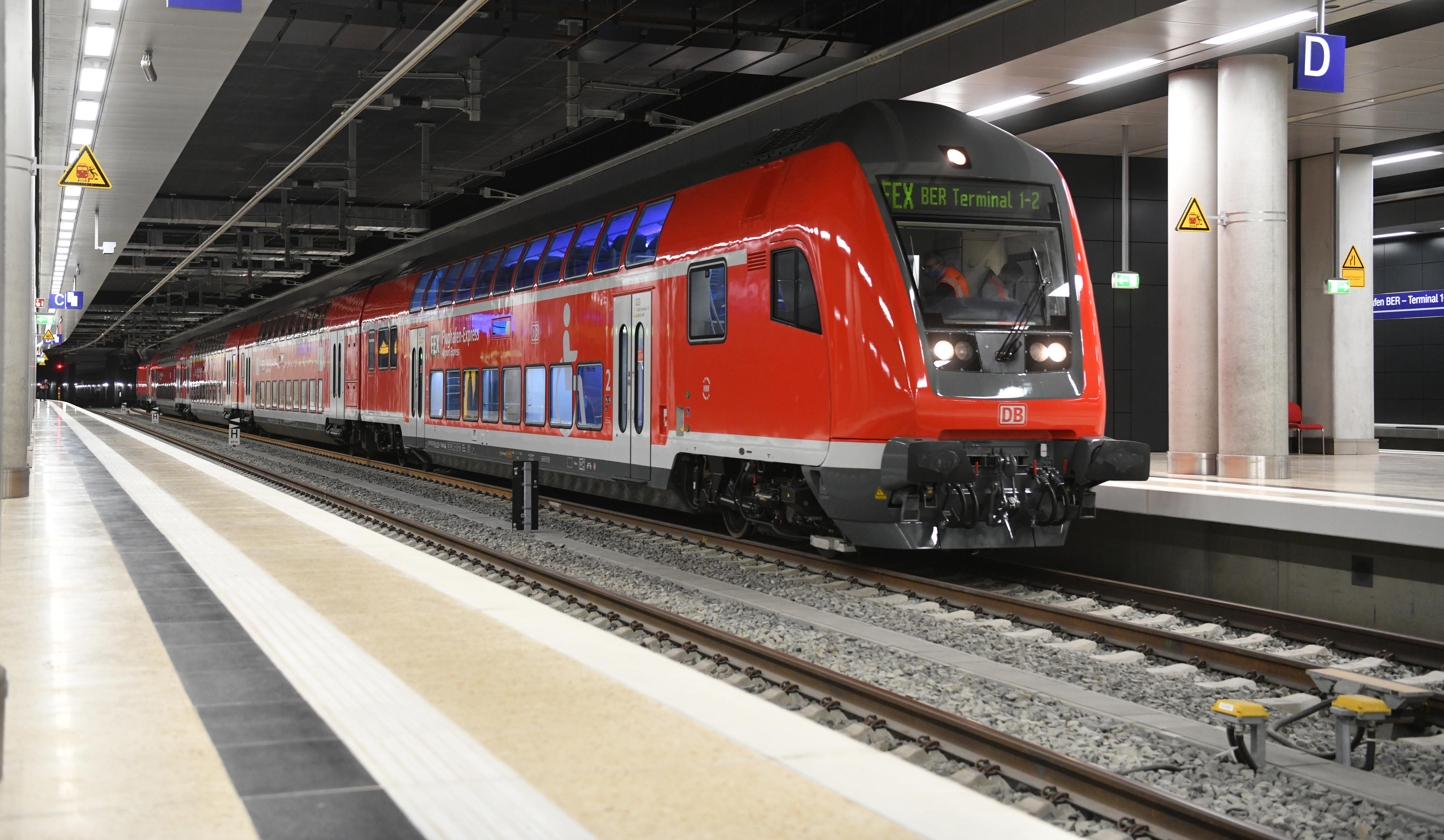 Alles startklar Züge rollen zum BER Deutsche Bahn AG