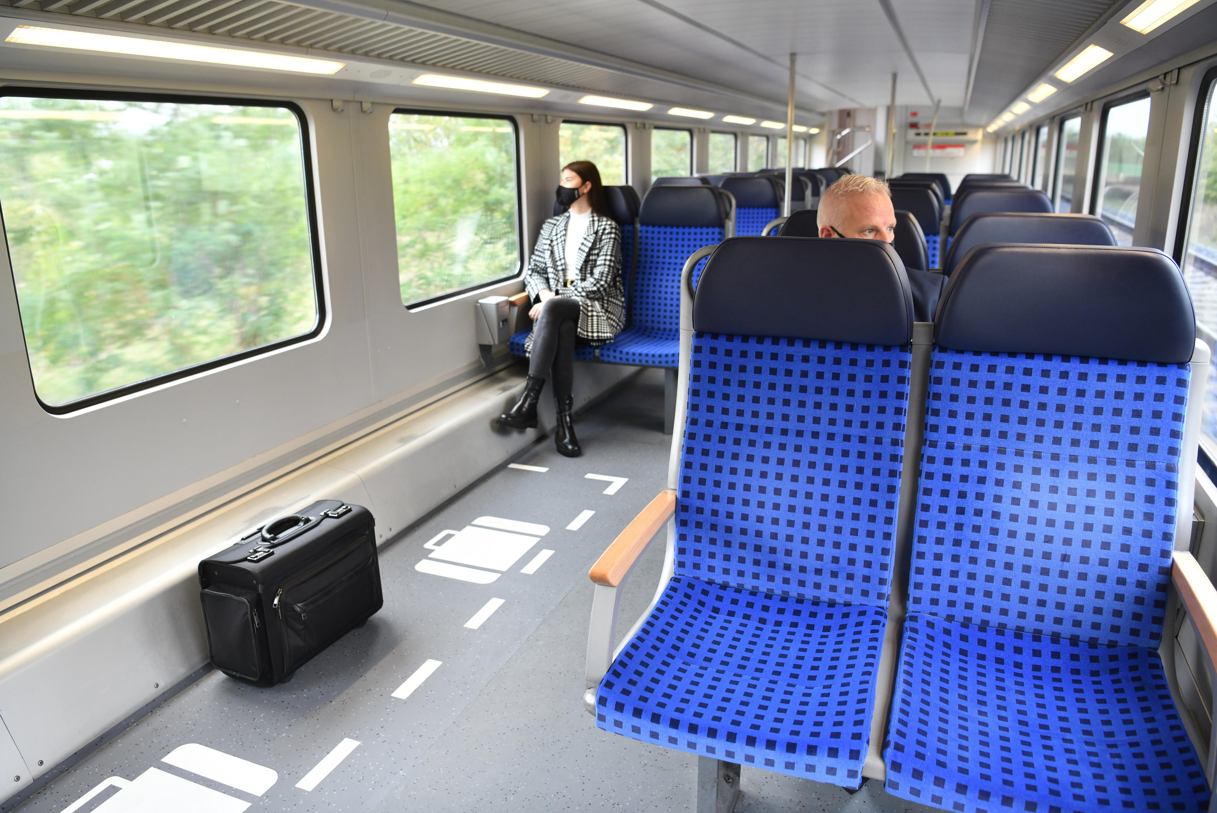Alles startklar Züge rollen zum BER Deutsche Bahn AG