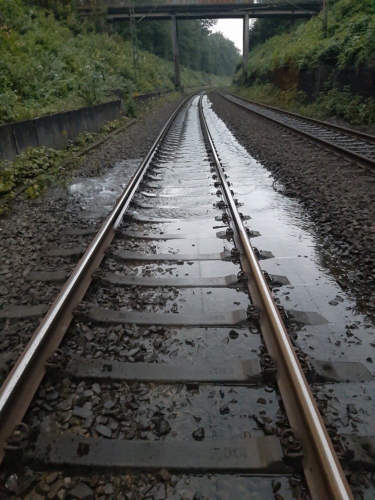 Flutkatastrophe Viele Bahnstrecken zerstört, Wiederaufbau