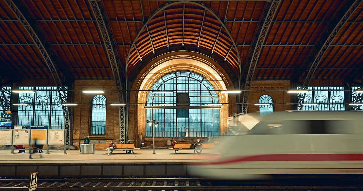 ICE Bahnhof Dammtor