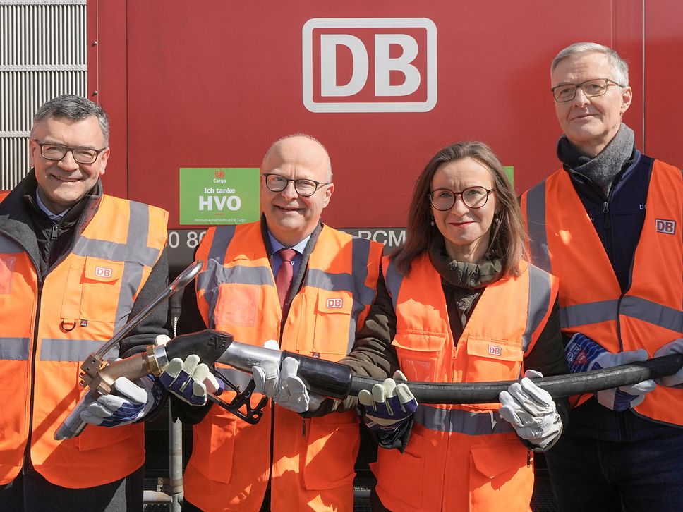Quelle: DB AG - Oliver Lang von links nach rechts Dr. Florian Herrmann, Michael Theurer, Dr Sigrid Nikutta, Torsten Schein