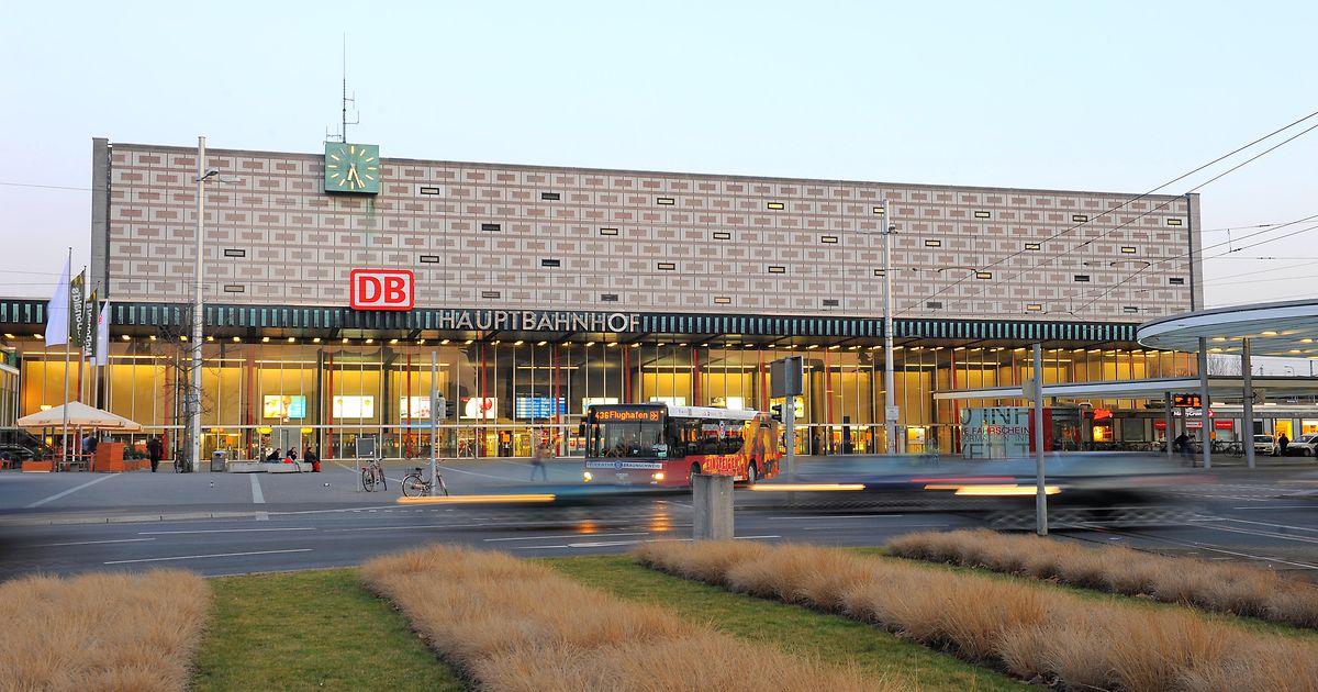 Ämtergebäude am Braunschweiger Hauptbahnhof wird eingerüstet