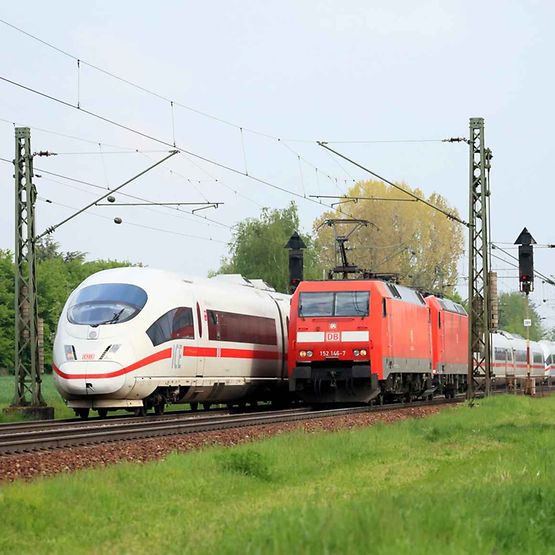 Überholung_Güterzug_ICE_2