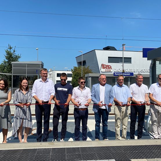 DB, VRS und die Gemeinde Kernen im Remstal feiern den modernisierten Bahnhof Rommelshausen (Foto: DB AG / Jan Freitag)