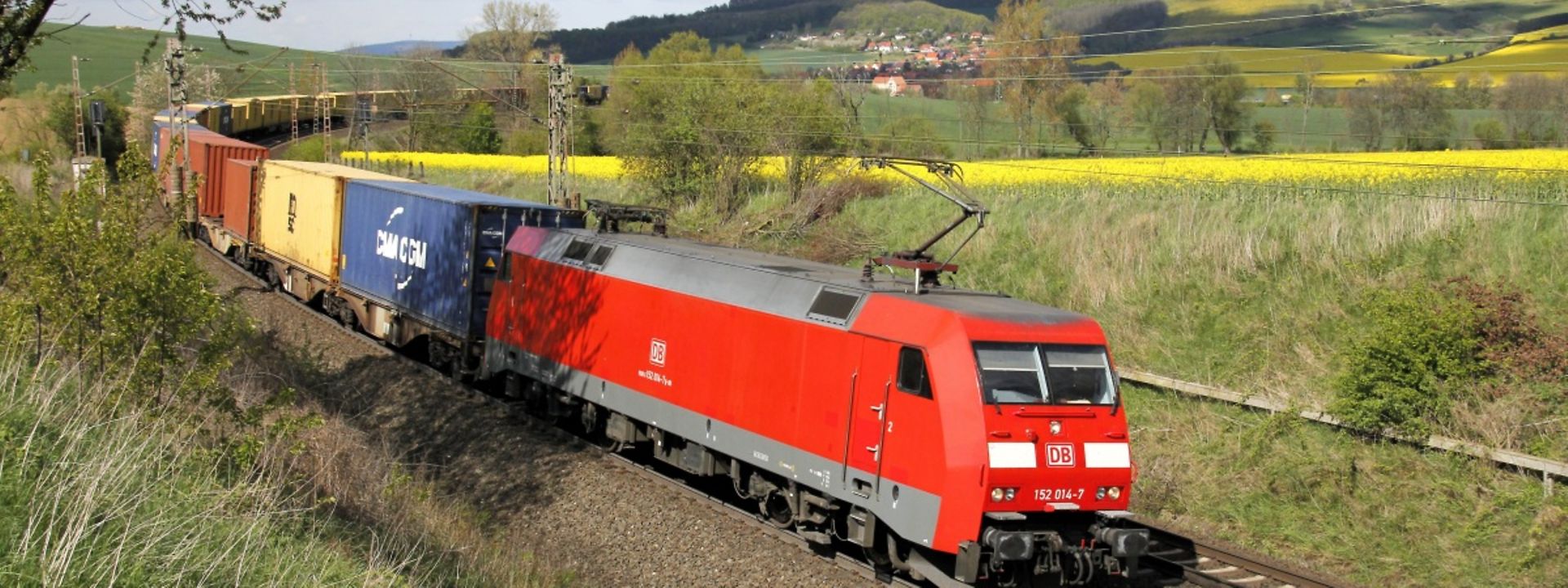 Güterzug mit Ellok der Baureihe 152 