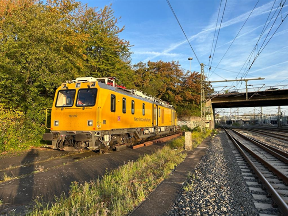 Baufahrzeug der Deutschen Bahn