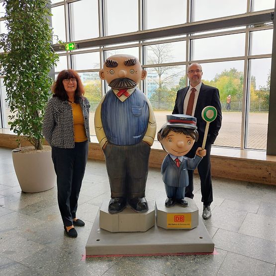 Ute Stuhr, Leiterin des Bahnhofsmanagements Chemnitz, und Steffen Zenner, Oberbürgermeister der Stadt Plauen