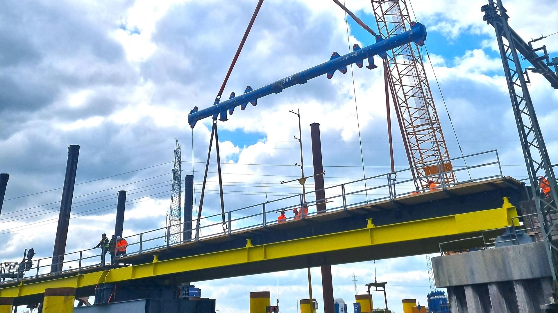 Einbau Hilfsbrücke