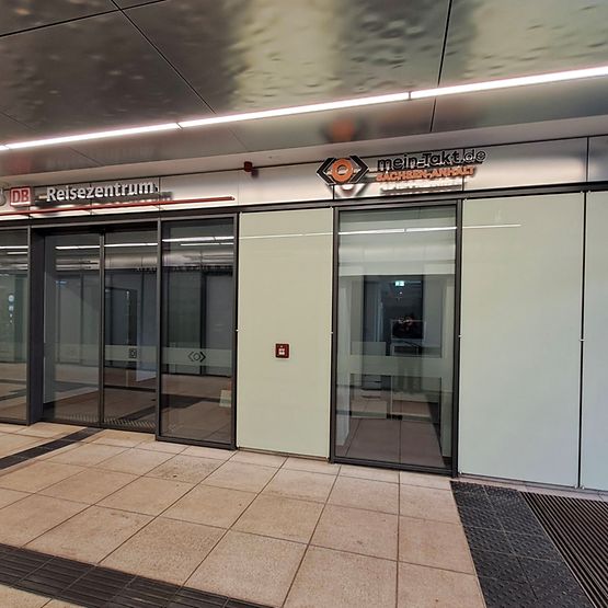 Neues DB Reisezentrum Magdeburg im Hauptbahnhof - Außenansicht