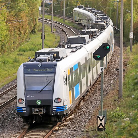Symbolbild S-Bahn Stuttgart (Copyright: Deutsche Bahn AG / Uwe Miethe)