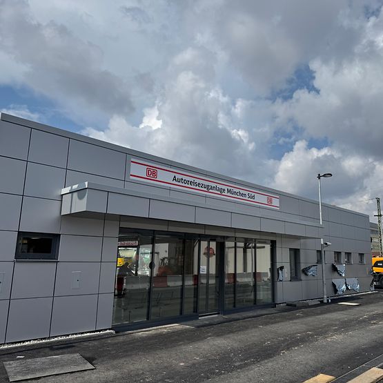 Die neue Autoreisezuganlage am Südbahnhof.