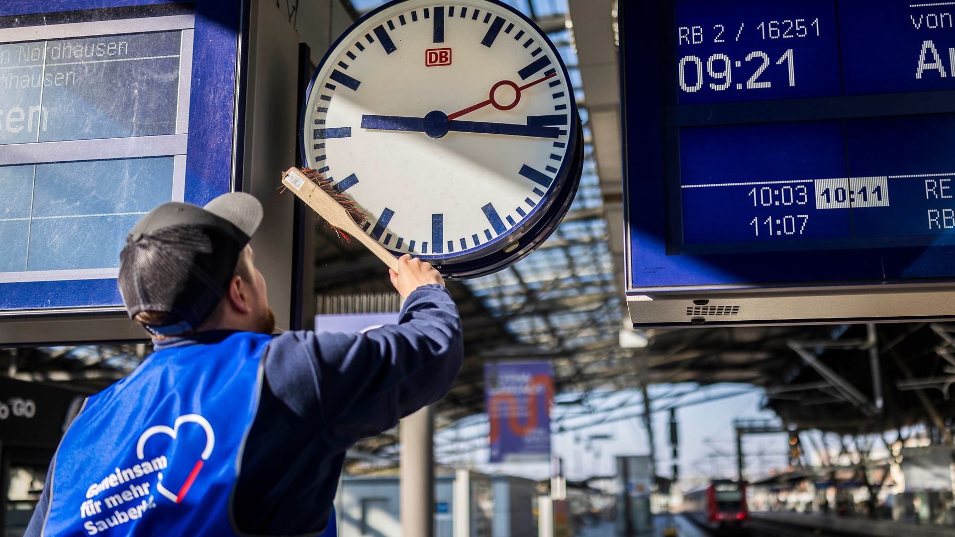Frühjahrsputz im Bahnhof Erfurt Hbf