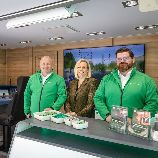 Vorstellung des rollenden Simulators der S-Bahn München: Faruk Lutvica, Kathleen Scholz, Benjamin Heigl