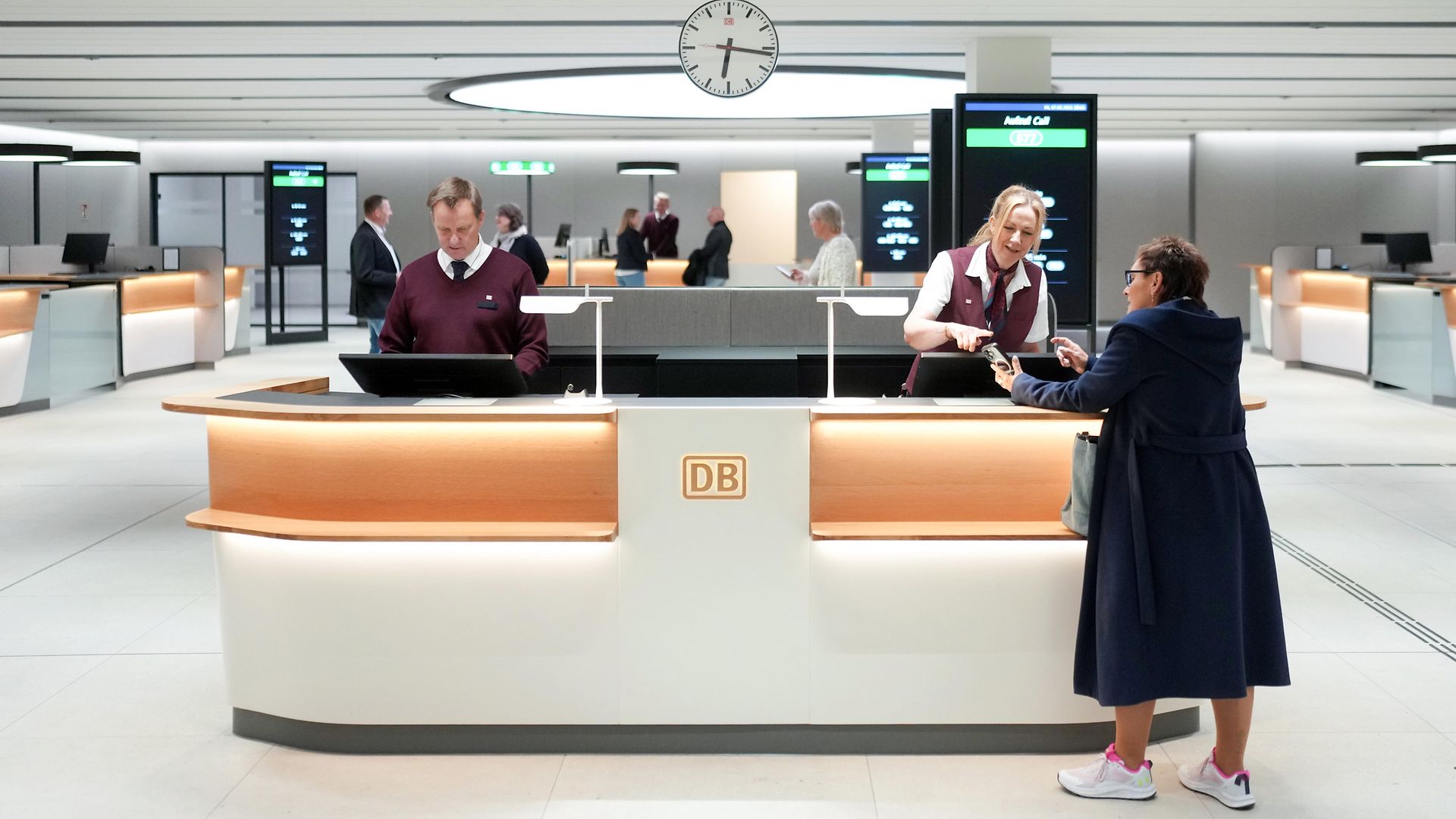 neues Reisezentrum Hamburg Hbf