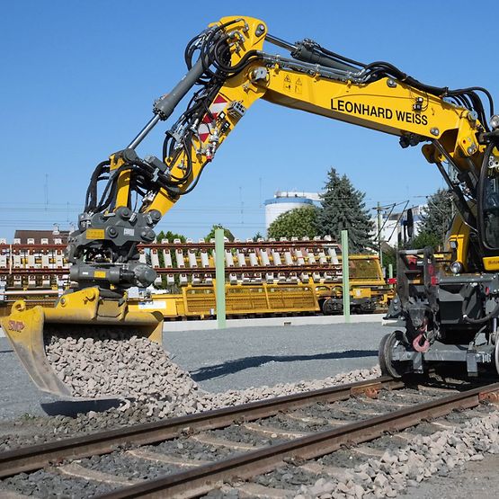 Bagger auf einer Baustelle bei einer Generalsanierung