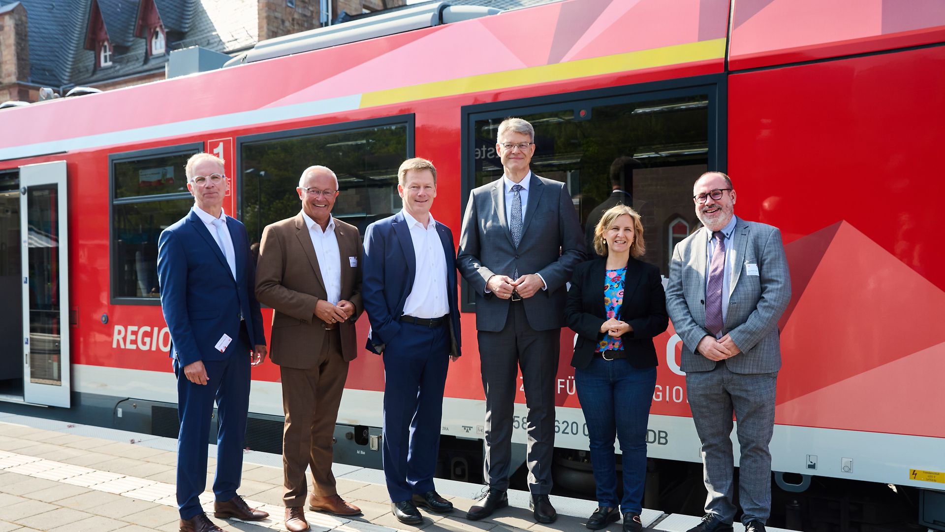 Meilenstein beim Wiederaufbau: Erstmals seit der Flut durchgehende Züge von Gerolstein bis Köln