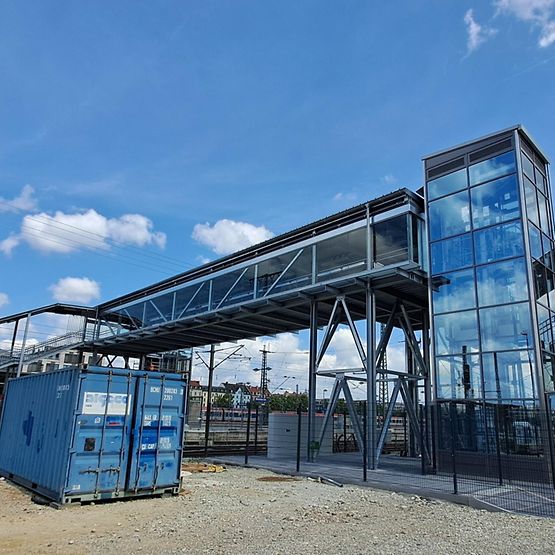 Die neue Fußgängerbrücke am Ostbahnhof. Quelle: DB AG