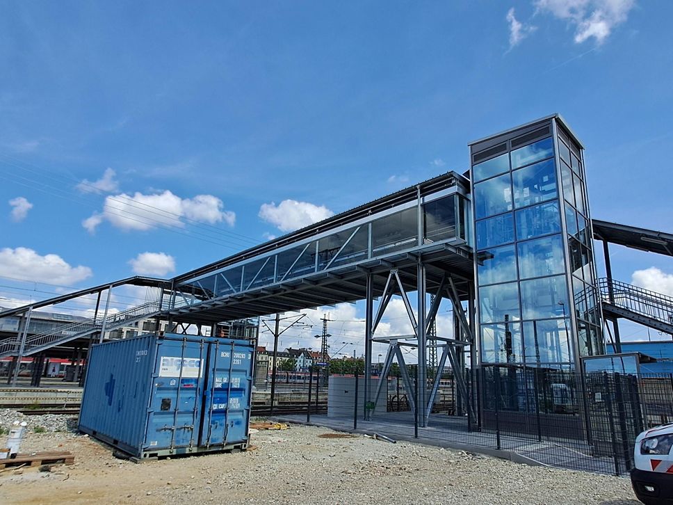 Die neue Fußgängerbrücke am Ostbahnhof. Quelle: DB AG