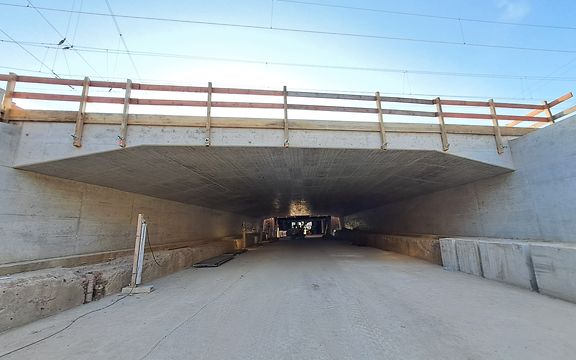 Überbau der neuen Eisenbahnbrücke