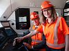 Premiere für Zukunftstechnologie im Schienengüterverkehr: DB Cargo rüstet europaweit erste Lok für automatisierten Betrieb aus