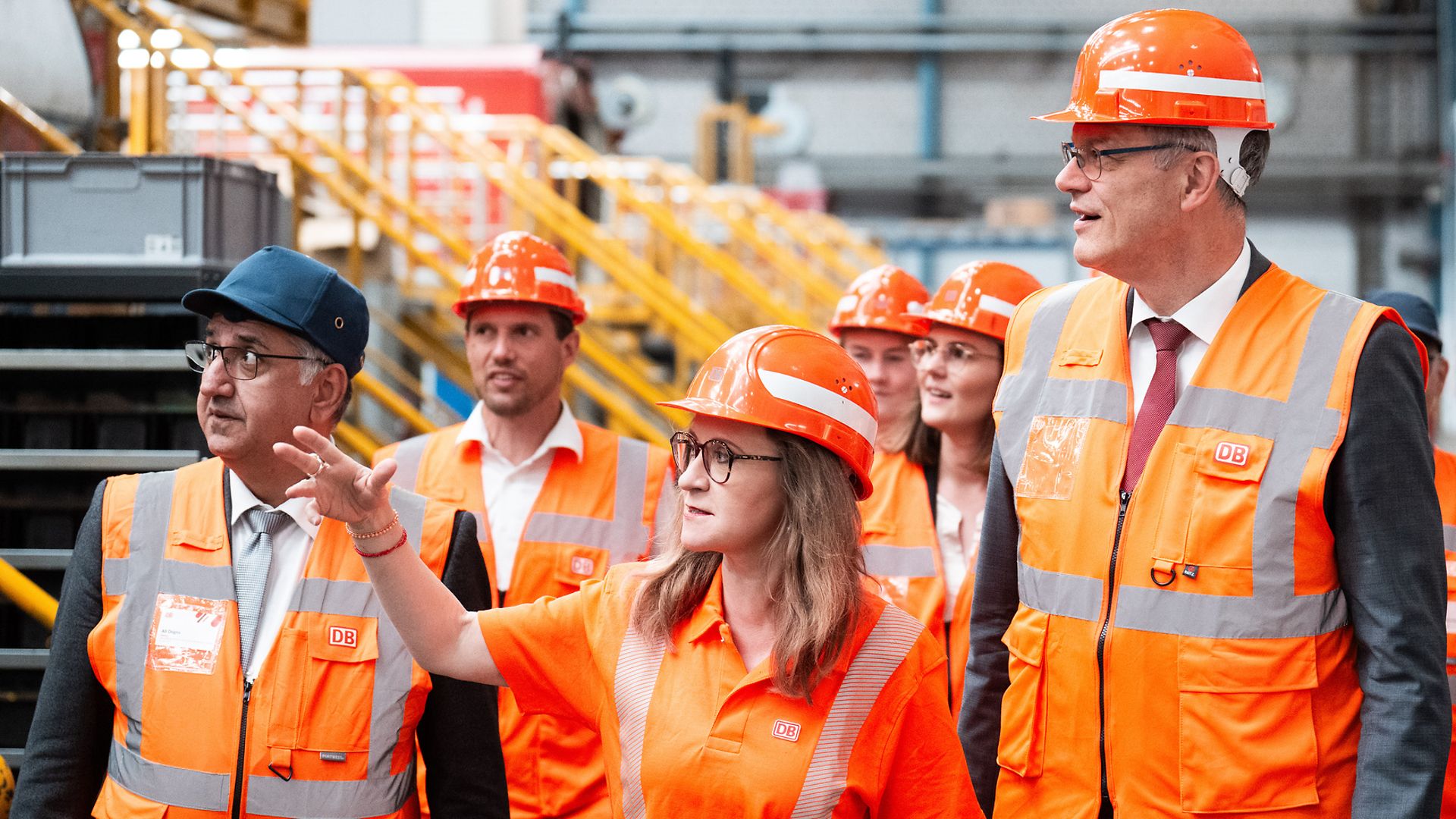 Sigrid Nikutta und Patrick Schnieder bei der Vorstellung der DB Cargo Lok