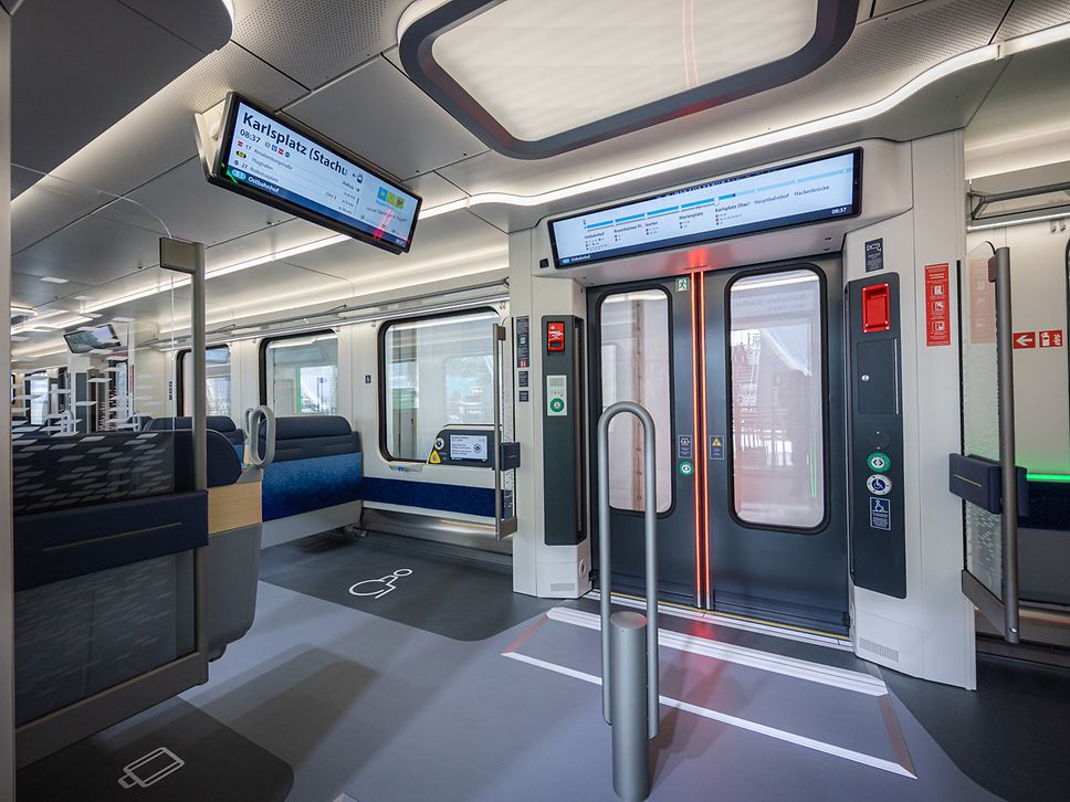 Innenansicht XXL-S-Bahn 