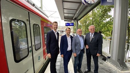 Symbolische Inbetriebnahme neues Gleis 1a am Bahnhof Stuttgart-Feuerbach (DB AG / Reinhold Willing)