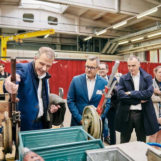 Führung durch eine Werkstatt 