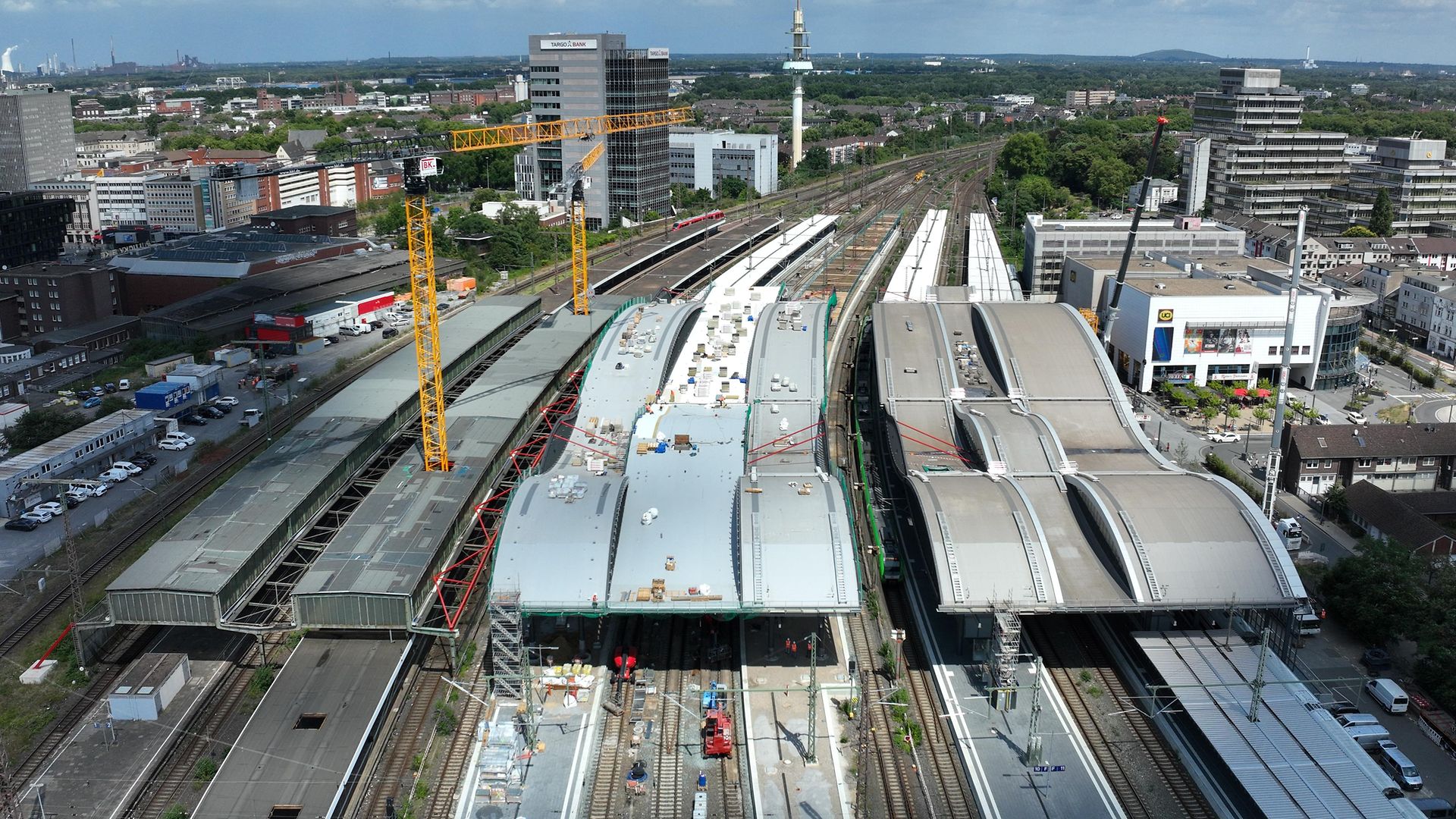 Luftbild vom Duisburger Hauptbahnhof