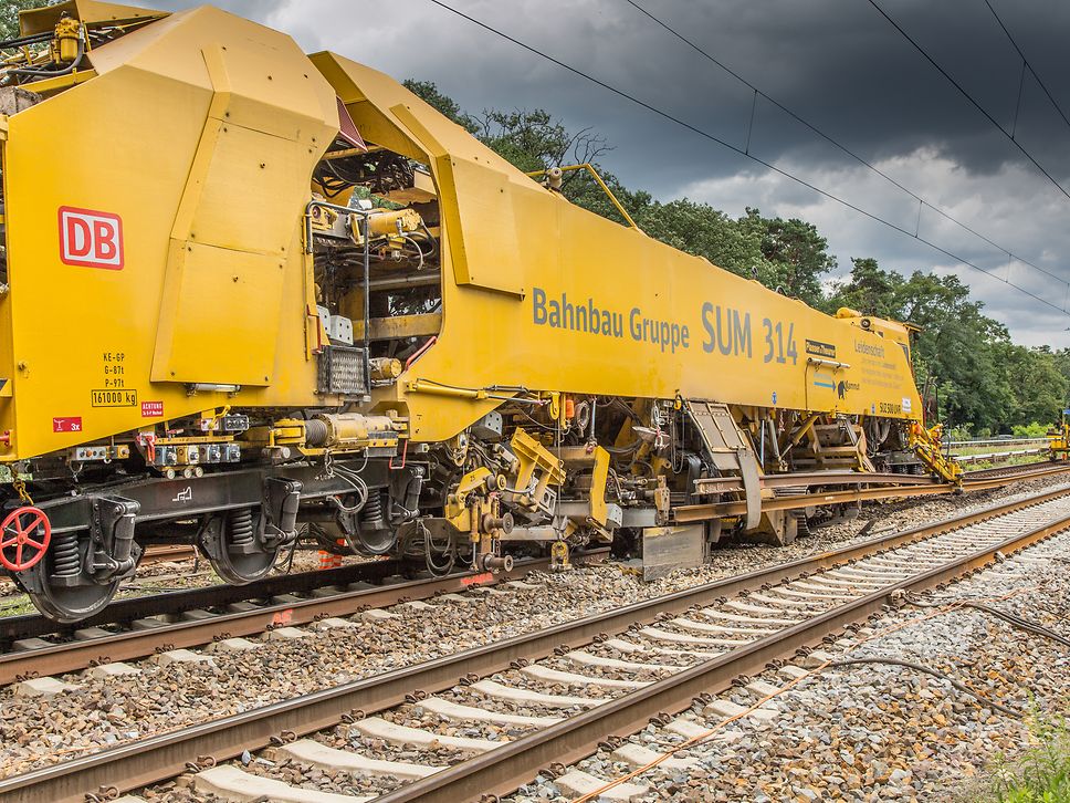 SUM 314 „Mammut“ mit Raupenfahrwerk am Bauanfang