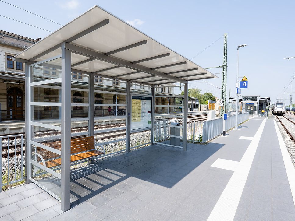 Bahnhof Altenburg - Bahnsteig