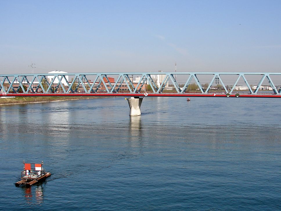 Die Internationale: Eisenbahnbrücke Kehl