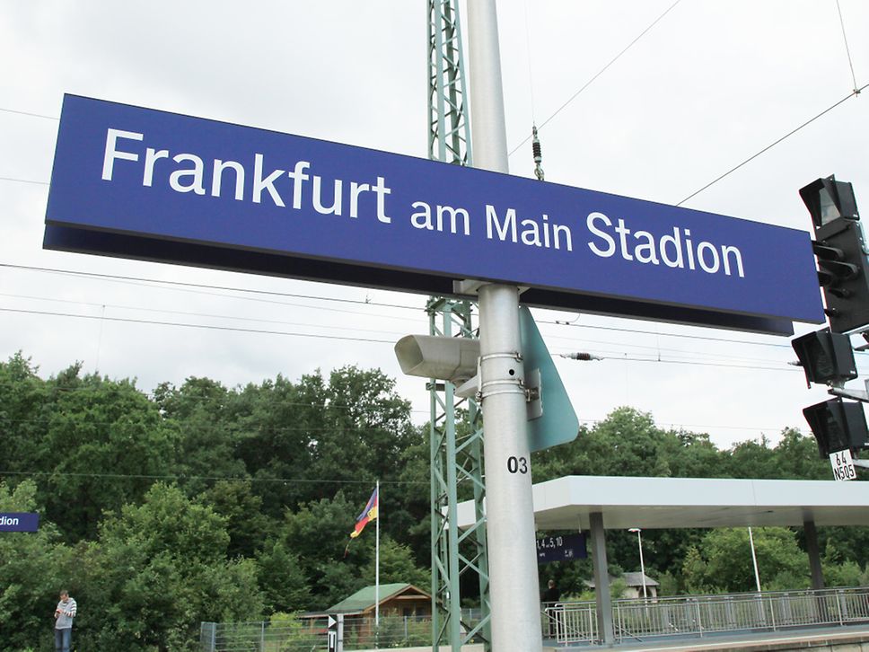 Quelle: Deutsche Bahn AG / Jürgen Brefort Verkehrsstation "Frankfurt am Main Stadion"