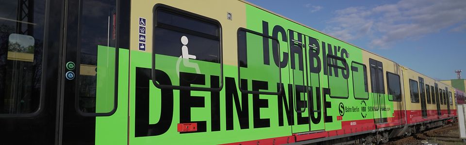 Bunt beklebt und immer in Bewegung Neue SBahn unterwegs