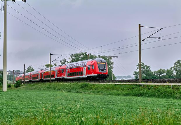 Taunusstrecke: Erster Zug vollständig mit modernisierten Wagen