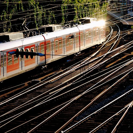 S-Bahn Rhein-Ruhr im Vorfeld des Bahnhofes Wuppertal Hbf