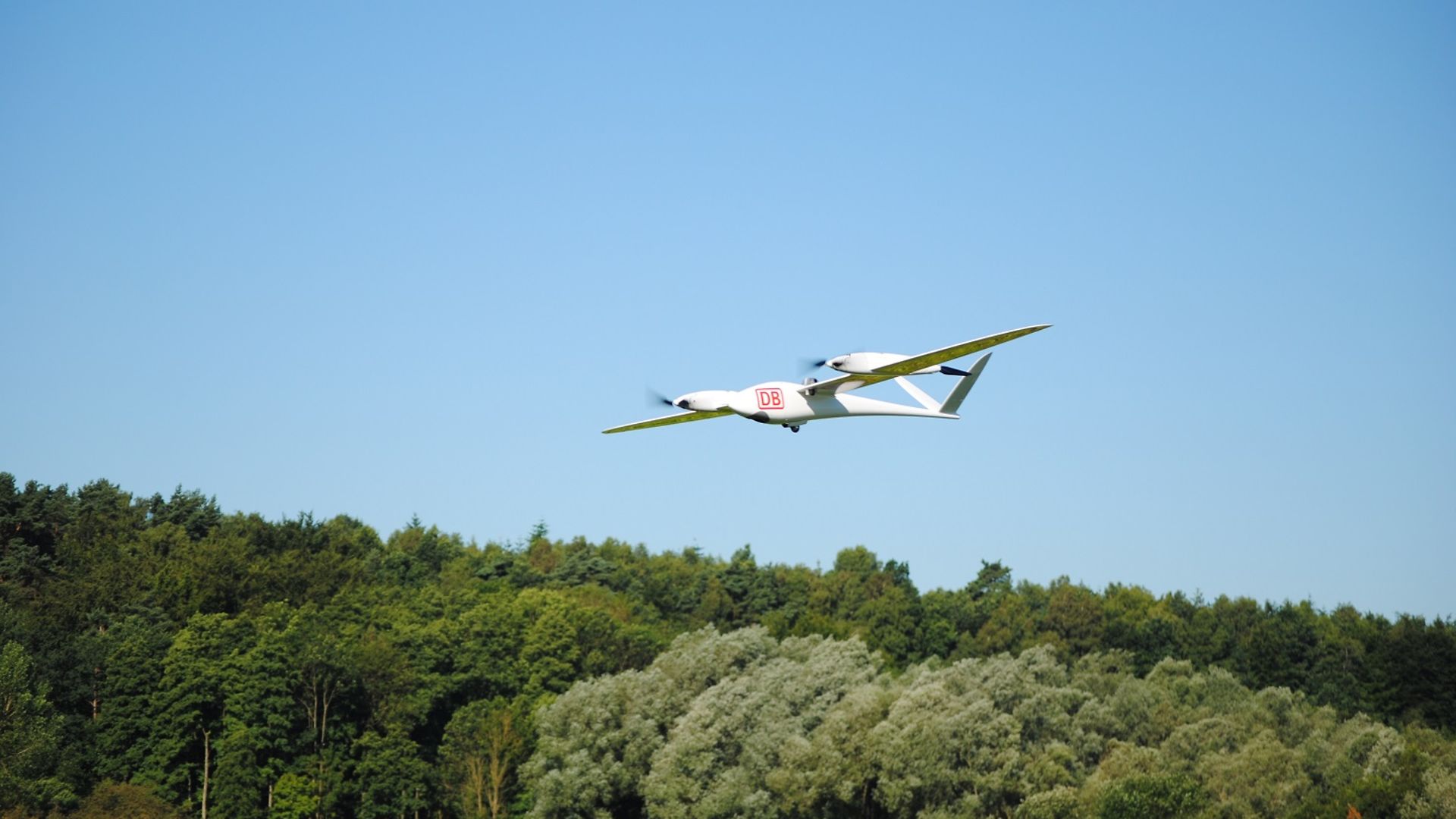 Moderne Drohnen können dank Schwenkrotoren wie ein Hubschrauber starten und landen und in der Luft wie ein Flugzeug fliegen.