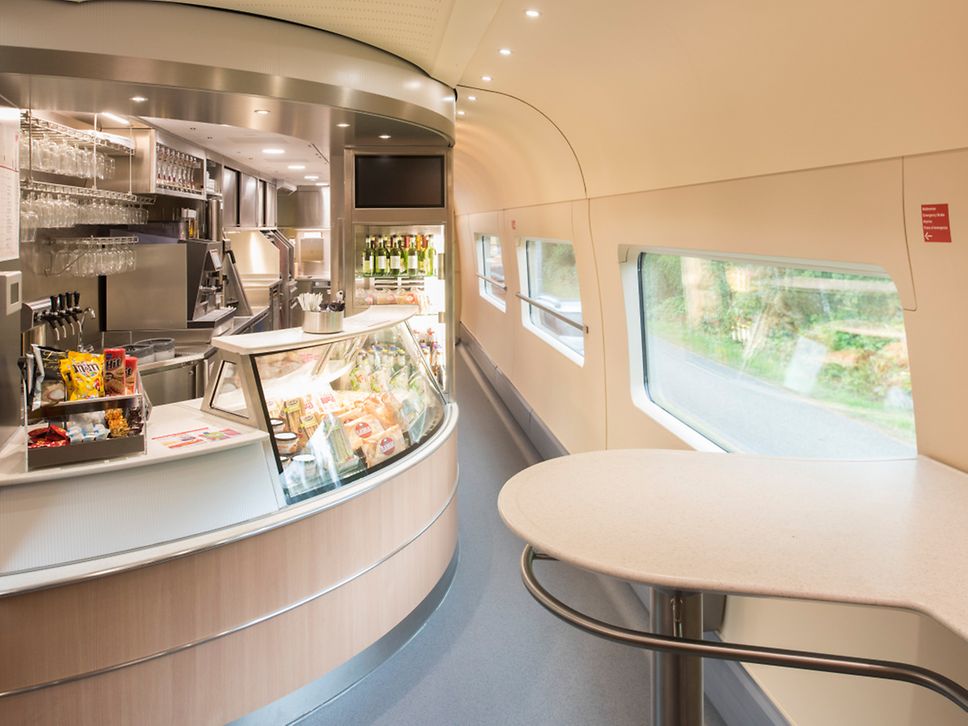 Quelle: DB AG/Oliver Lang DB Fernverkehr - ICE 4 - Baureihe 412 - Innenaufnahme - Bordrestaurant / Bistro