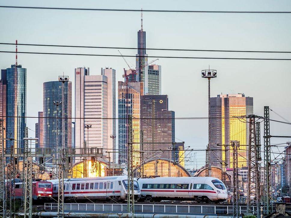 Quelle: Deutsche Bahn AG / Holger Peters Frankfurt am Main, Skyline
