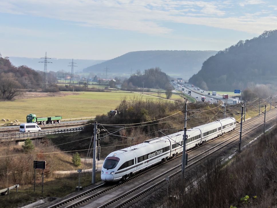 Copyright: Christian Dronia The 5G test field along the Nuremberg–Ingolstadt high-speed line.