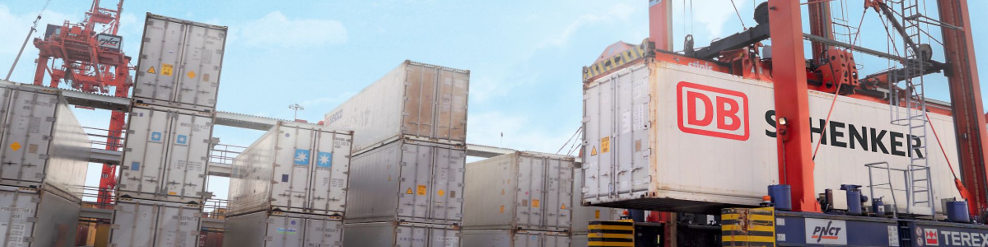  Van carrier with container