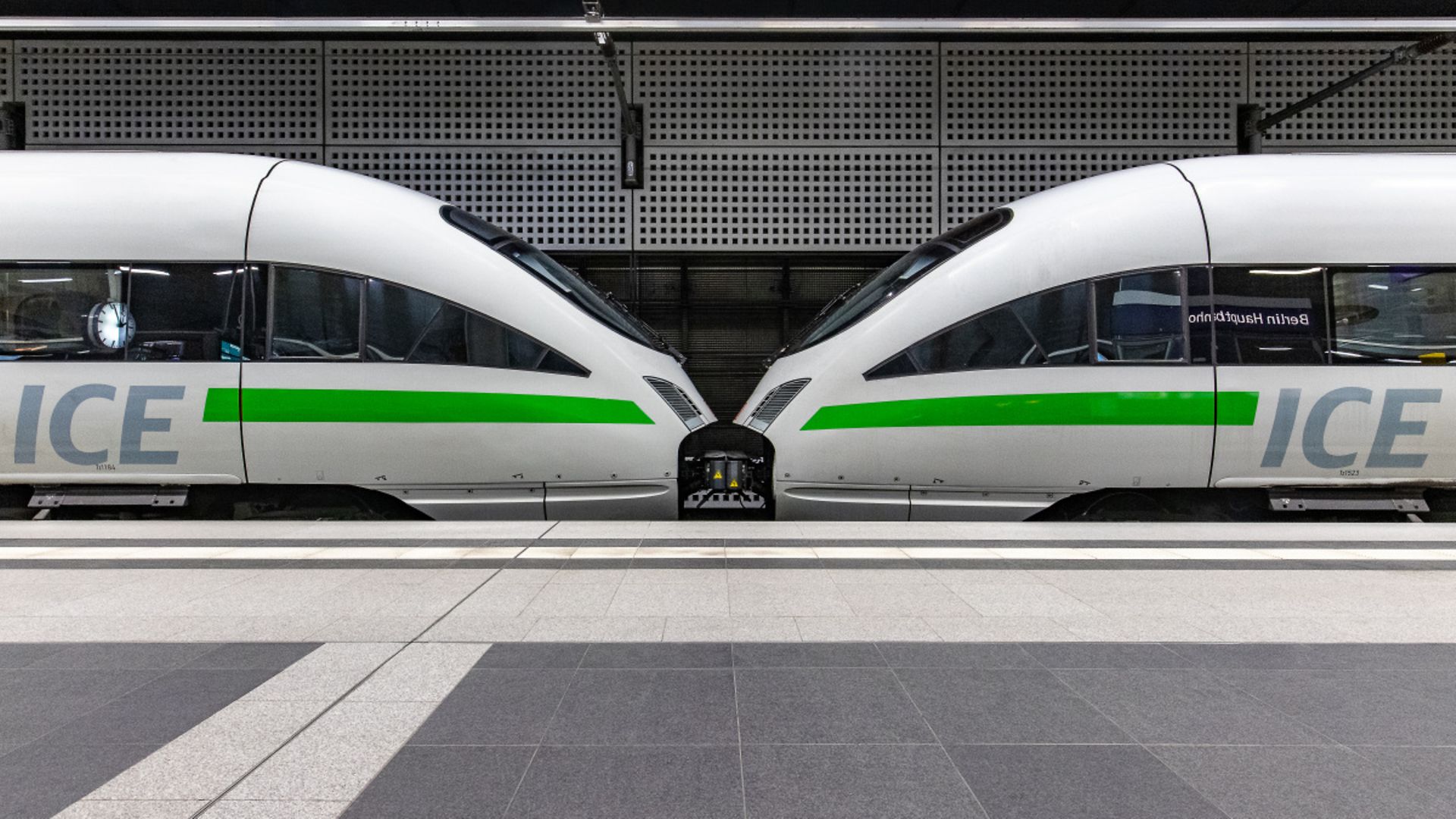 ICE T gekuppelt im Hbf Berlin