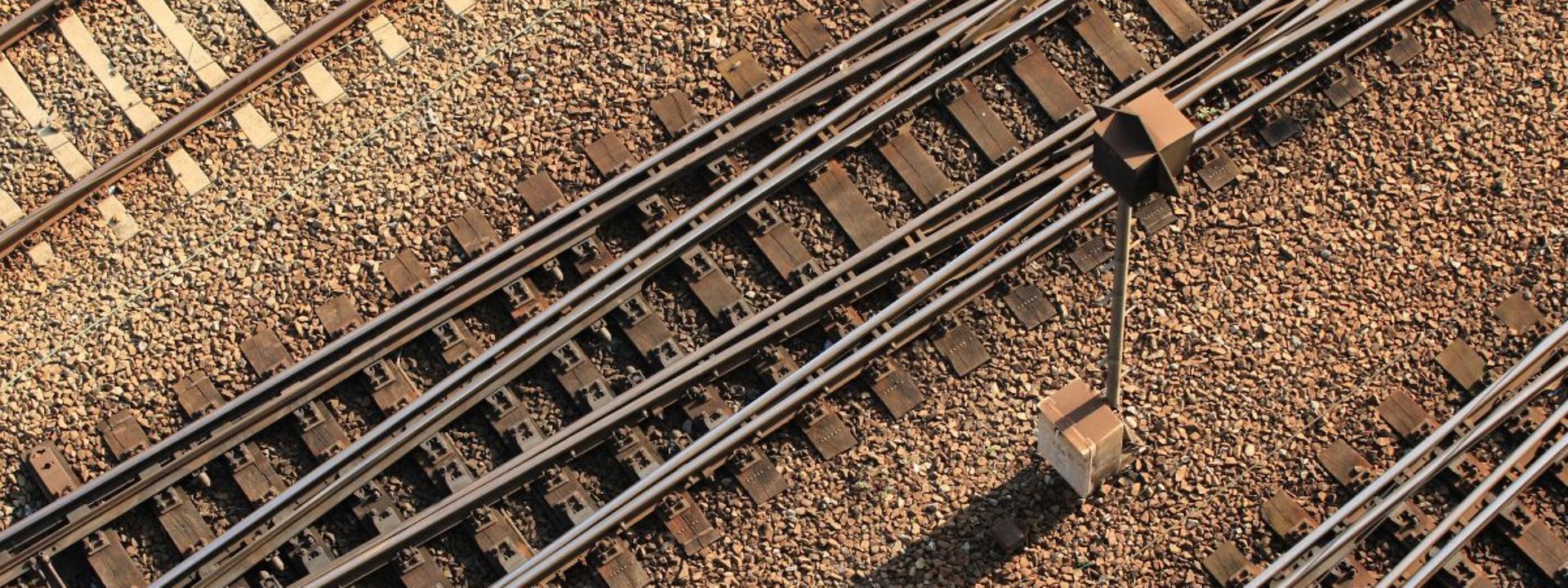München Hbf - Blick auf Gleise und doppelte Kreuzungsweichen