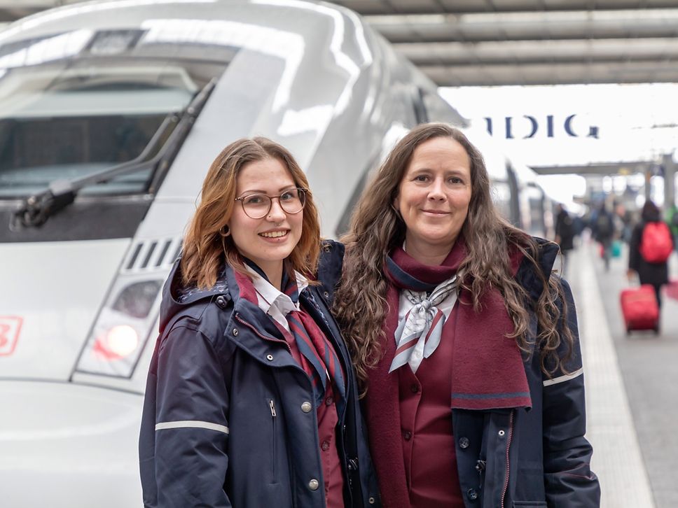 Julia Schelhorn und Janina Küfner, Bundessiegerinnen Silber bei Eisenbahner:in mit Herz 2022