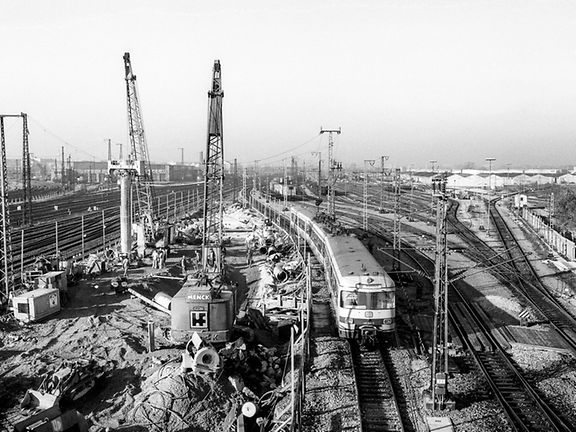 Die S-Bahn wird stetig ausgebaut. 1978 Donnersbergerbrücke: Arbeiten zur Anbindung der S7 (Foto: Claus-Jürgen Schulze)