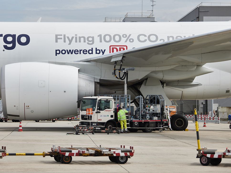 DB Schenker startete sein erstes CO2-neutrales Luftfrachtangebot 2021 gemeinsam mit Lufthansa Cargo 